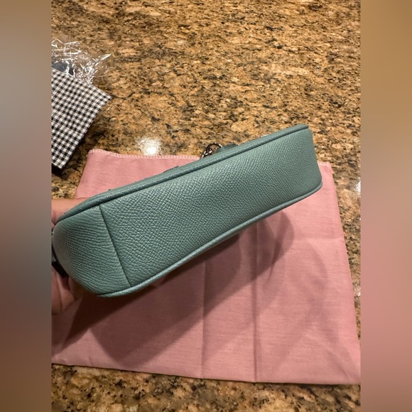 COACH TEAL HAWAIIAN FLORAL EMBROIDERY BEADED LARGE CHAIN WRISTLET F29378 - Picture 4 of 6